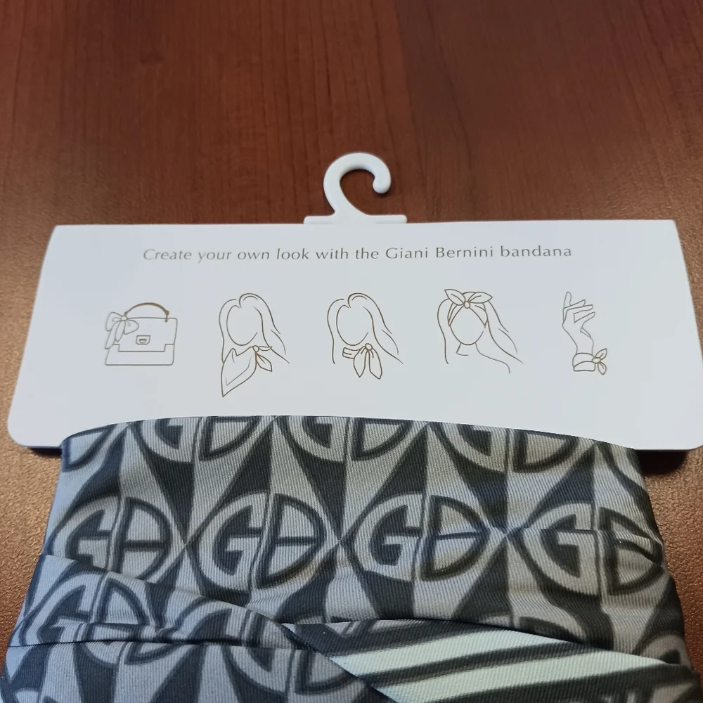 Giani Burnini Scarf